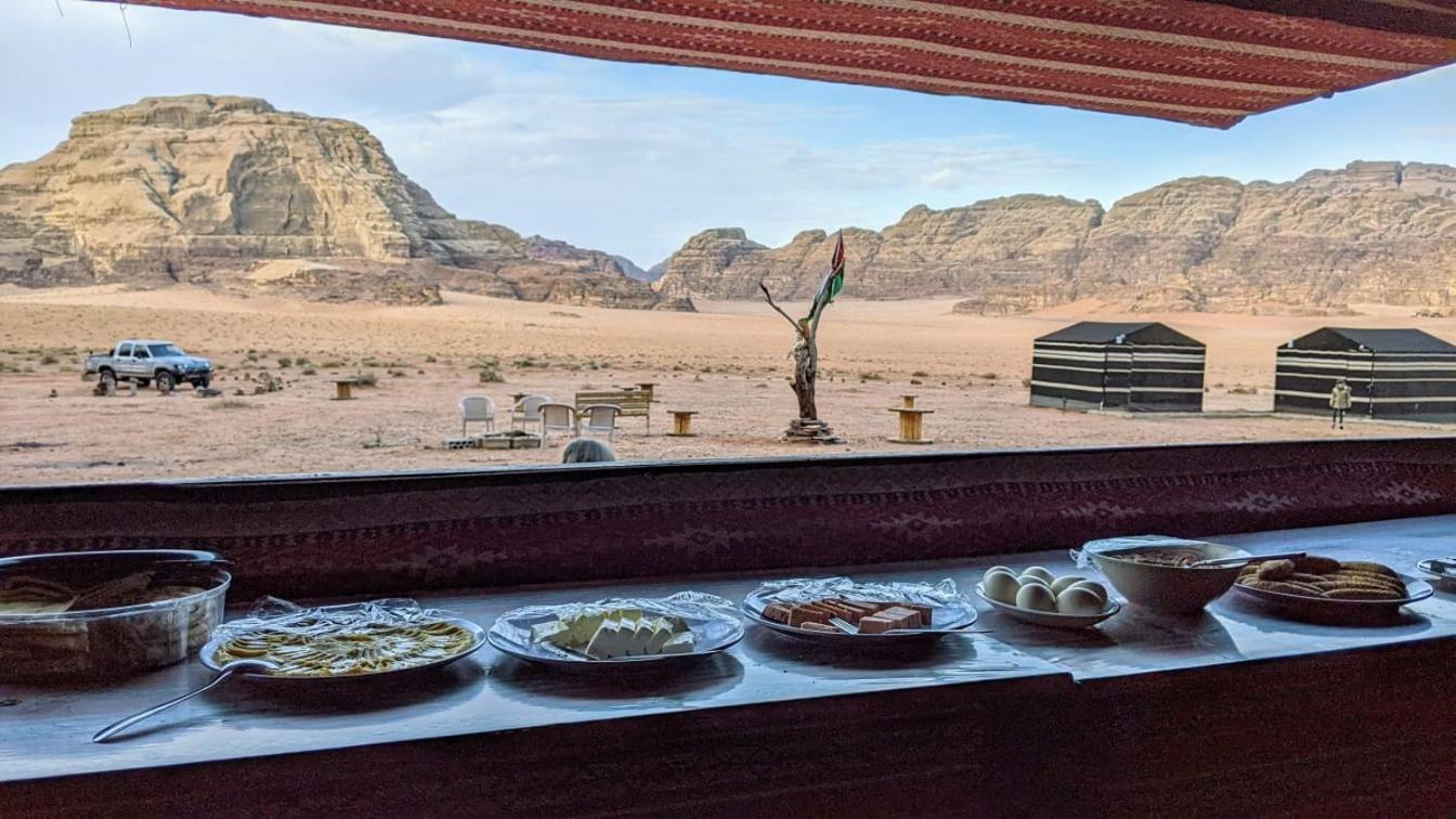 Bed and Breakfast Wadi Rum Galaxy Camp Exterior foto