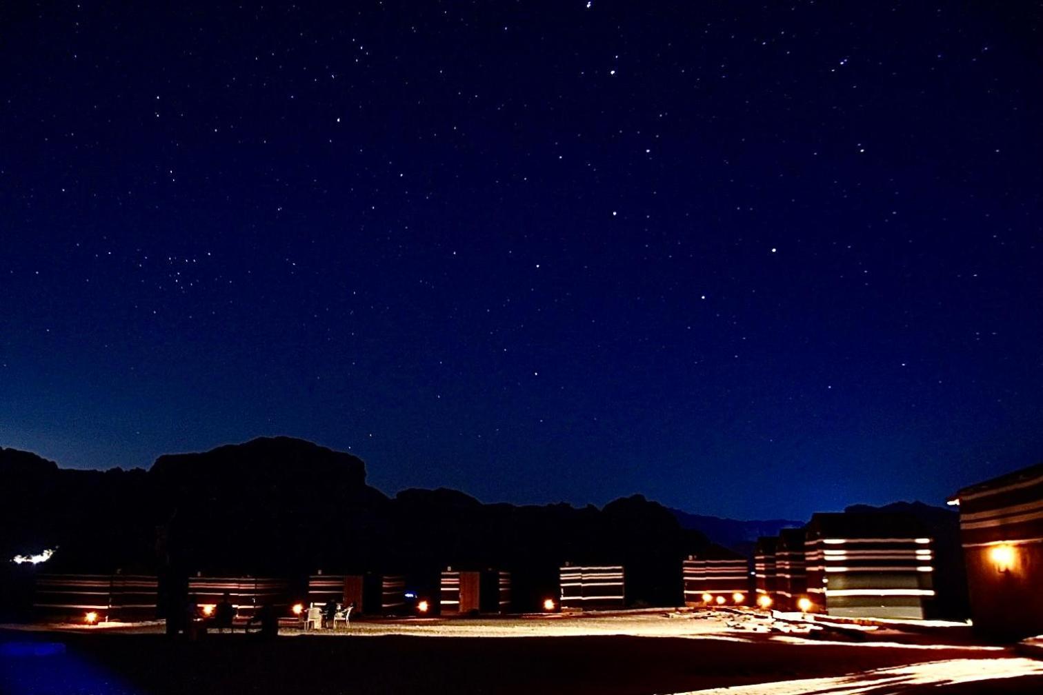 Bed and Breakfast Wadi Rum Galaxy Camp Exterior foto