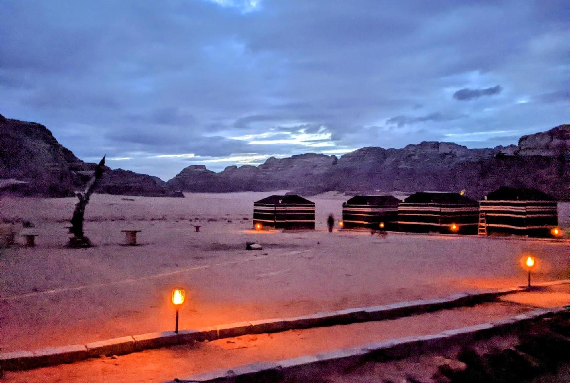 Bed and Breakfast Wadi Rum Galaxy Camp Exterior foto